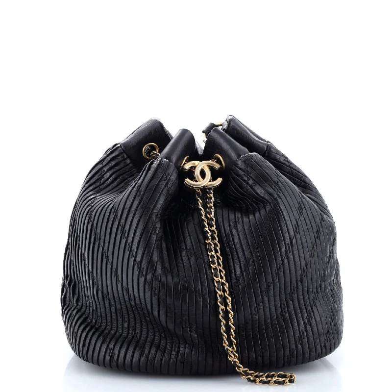 Chanel Classic Flap Bag for Evening PartyCoco Pleats Drawstring Bag Pleated Crumpled Calfskin Medium