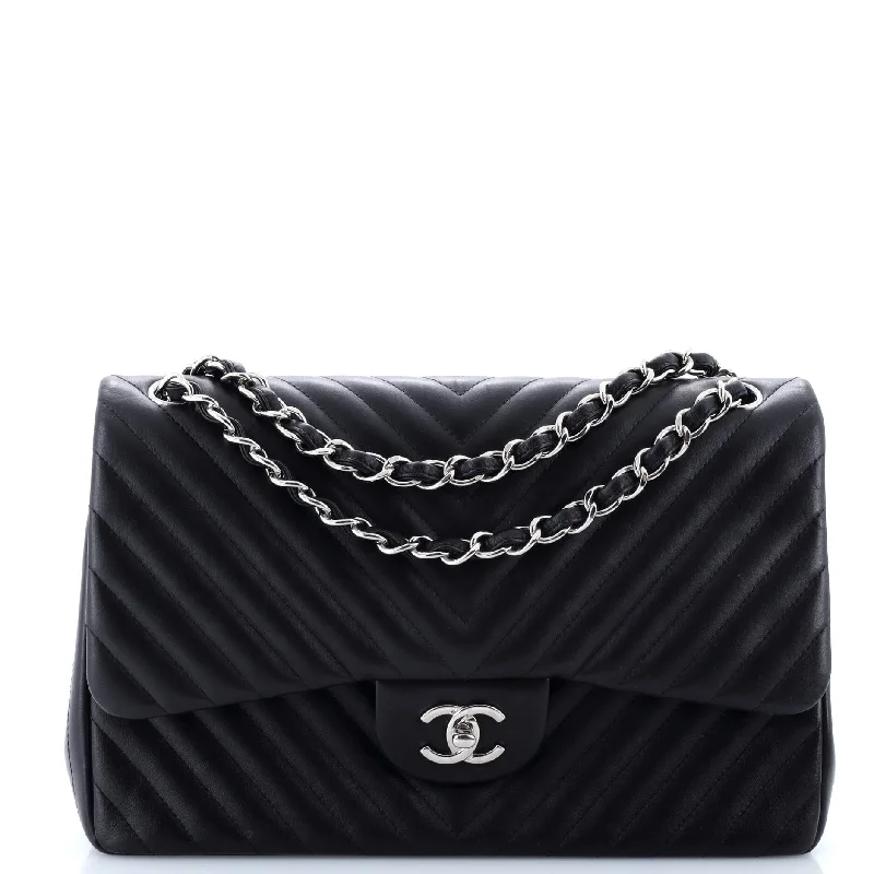 Chanel Handbag with Adjustable Strap for ComfortClassic Double Flap Bag Chevron Lambskin Jumbo