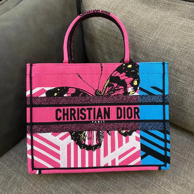 High - fashion Christian Dior bags with a geometric patternChristian Dior MeChristian Diorum Book Tote