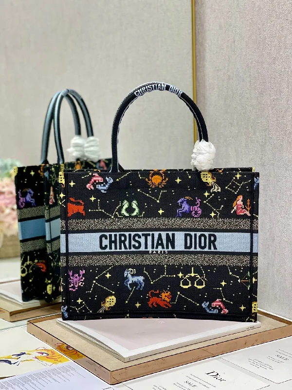 Christian Dior tote bags with a double - handle and shoulder - strap optionChristian Dior MeChristian Diorum Book Tote Black